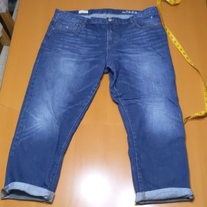 Gap Sexy Boyfriend crop jeans. Size 18/34R. EUC
